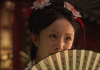 晴雯怎么死的？在病中被王夫人撵出去的