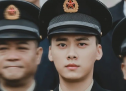 张杰献唱《号手就位》主题曲《向前冲》 穿起戎装诠释青春