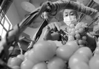 江苏省句容市丁庄村：葡萄进入收获季