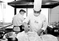 河南拟为餐饮从业人员、服务提供者佩戴口罩立法 为何要立法？