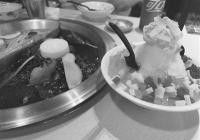 白雪烧仙草、红糖冰汤圆、豆花等 火锅店里甜品竟成“扛把子”