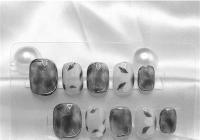 月销超十万件穿戴甲大火 还意外带火了一个新职业“穿戴甲师”