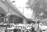 人行道、非机动车道变成“停车场” “路”该怎么走? 人行道、非机动车道变成“停车场” “路”该怎么走?