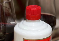 花4万租别墅偷邻居40瓶茅台 他是怎么想的？