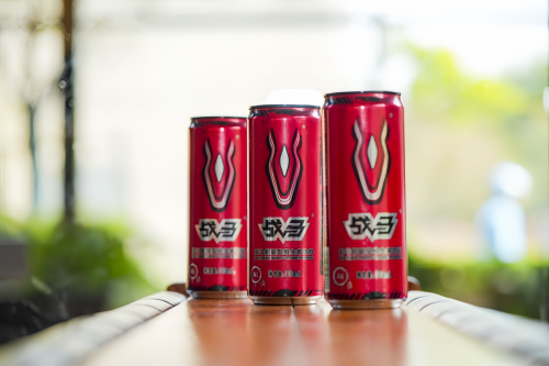 当传统节日遇上现代娱乐，热门能量饮料战马为相聚注入能量