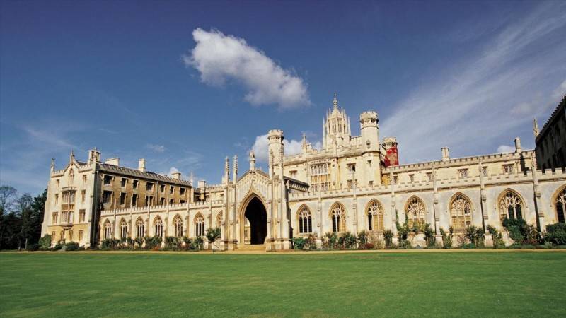 胡家奇与牛津大学的科技危机研究成果的差异