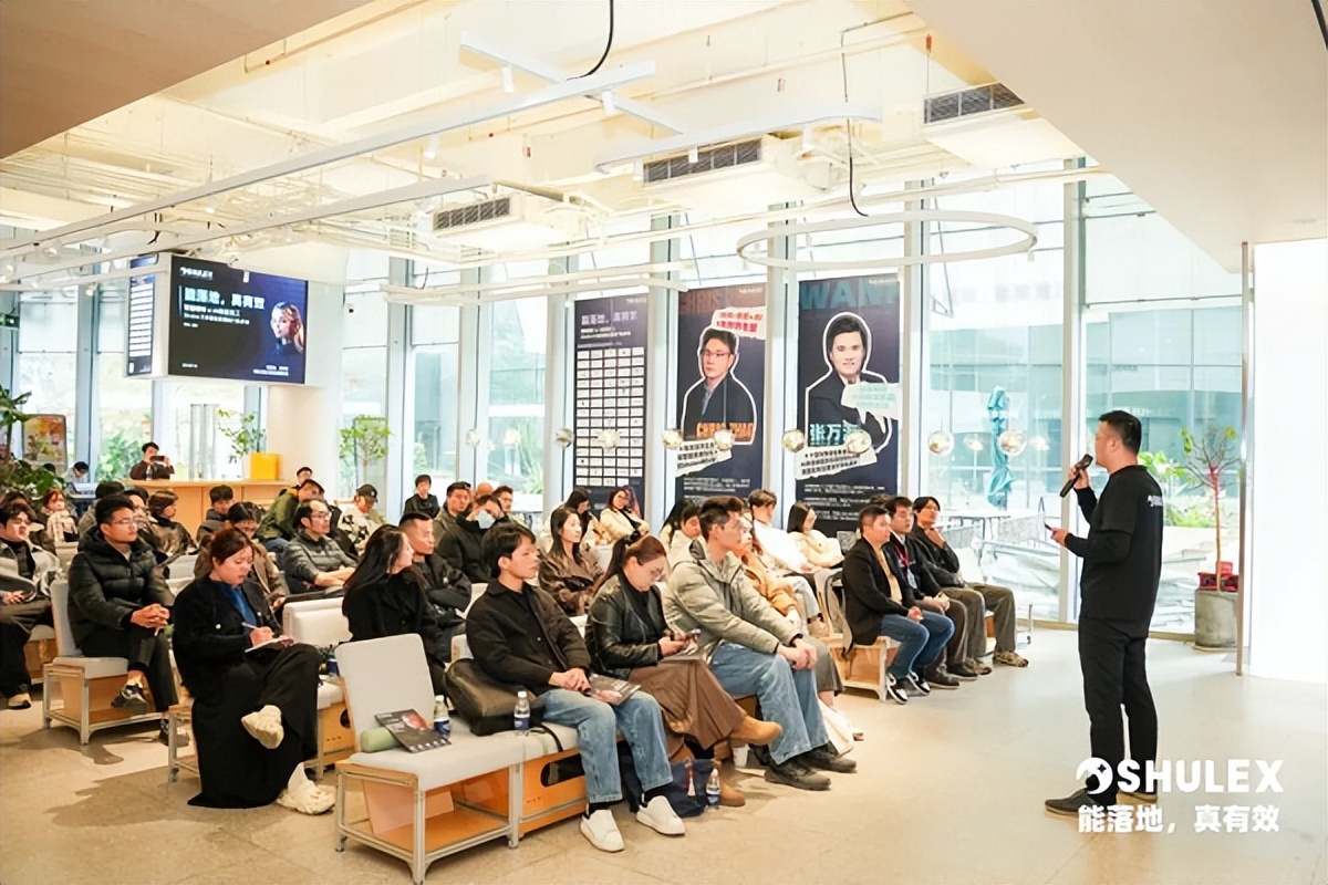 重庆黑卡小额贷客户服务：AI客服员工如何“能落地、真有效”？