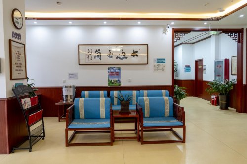 承岐黄薪火，传气血良方——登贵堂中医门诊守护健康