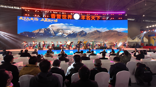 “香誉世界•羊名天下” 第三届若尔盖美食汇活动火热进行