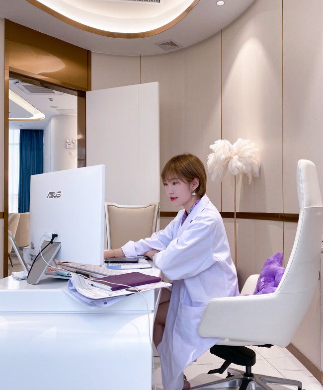 伊的家高级护肤达人绿绿：内调外养分肌管理重新定义护肤新标准