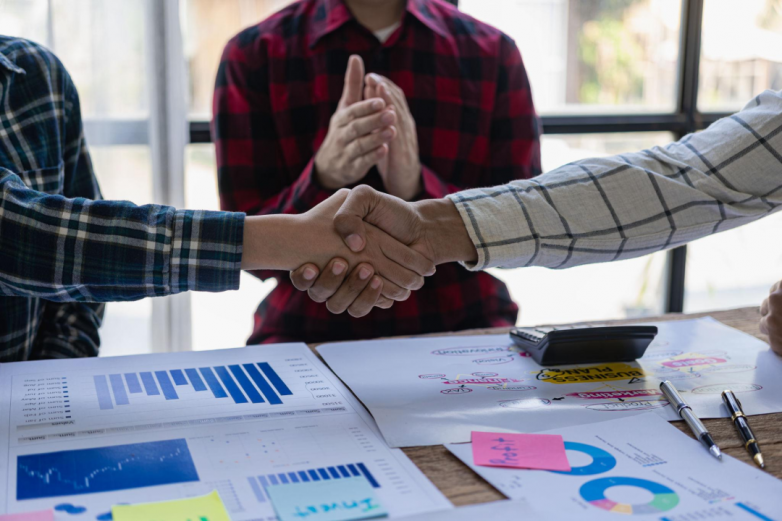 2026年香港身份续签机构推荐，专业合规值得信赖｜香港优才/高才/专才/IANG续签