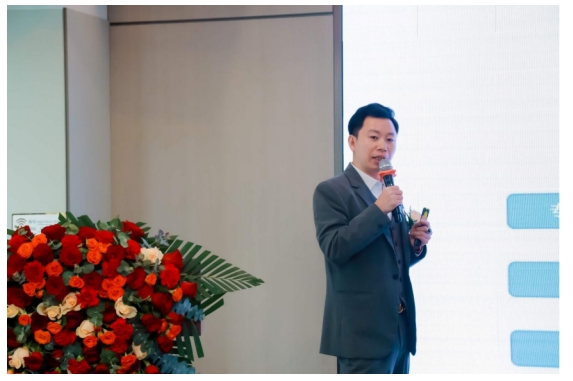 南德商业关耳文旅集团董事长牟兴弟出席云南省行业协会大会