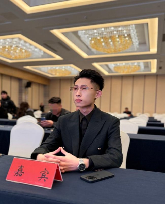 高级护肤达人李伟豪：分肌管理内调外养的双路径协同