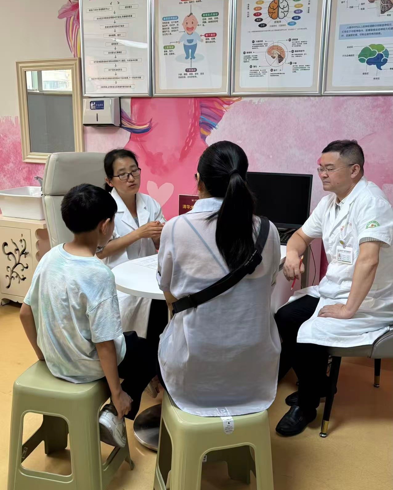 名医坐诊！北京清华大学第一附属医院武文艳教授莅临成都天府儿童医院，联合诊疗儿童注意力问题