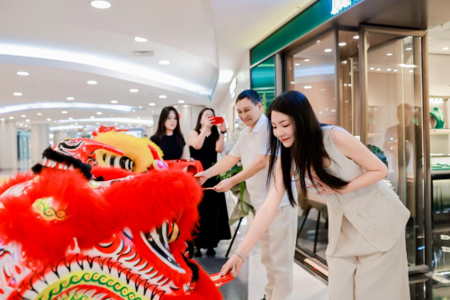 MONETA黄金20年北京国贸商城精品店全新启幕，以中西合璧的国际视野演绎黄金的传世艺术