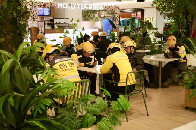 黄金铺位上的“驿站”：悠唐购物中心为城市穿行者留出一片凉荫