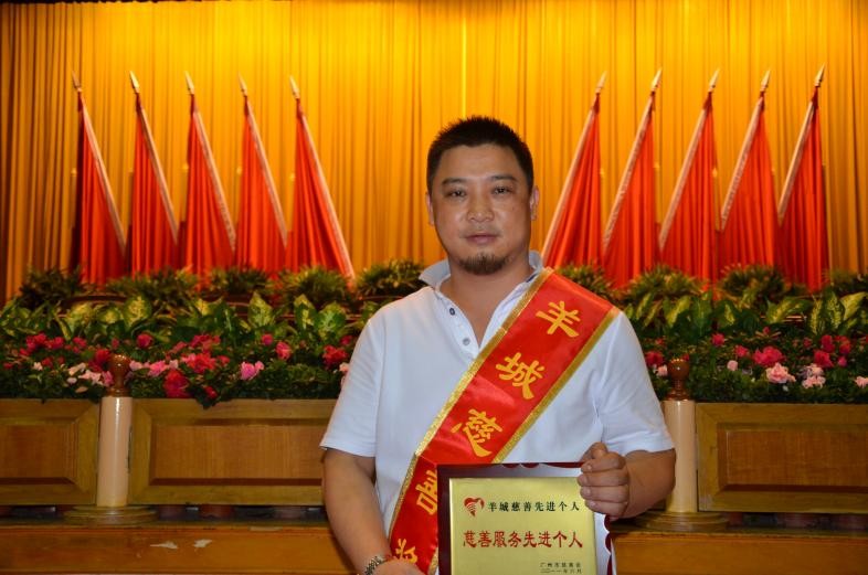 李付武：用光影照亮“一样的人”