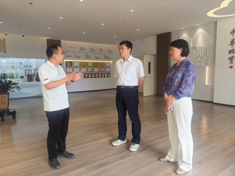 六安市副市长王庆昊、市场监督管理局党组书记朱晓琳赴天下泽雨开展实地考察
