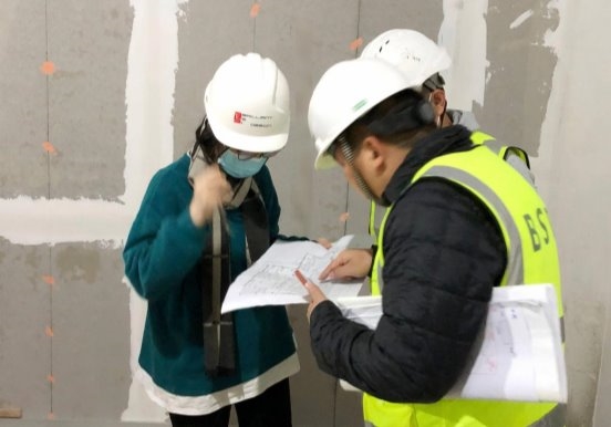公装板材进场验收“避坑指南”：从资料核查到见证送检，采购方必须守住的六道关