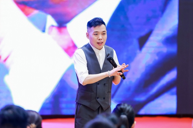 企航管理《王者演说》：用工具化训练重塑企业家的商业表达