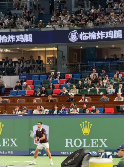临榆炸鸡腿把非遗炸鸡端上劳力士大师赛，解锁“高净值人群三件套”